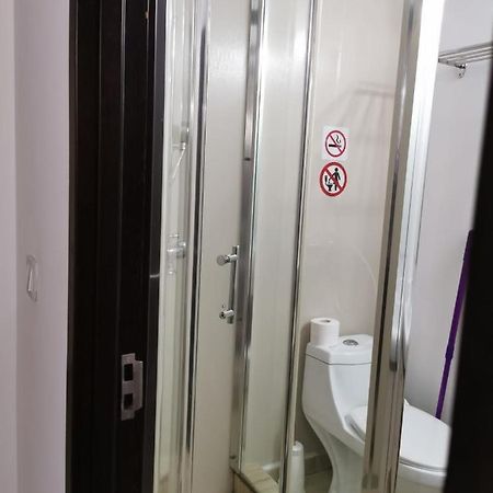 Nevis Fundeni Hotel Bukares Bagian luar foto