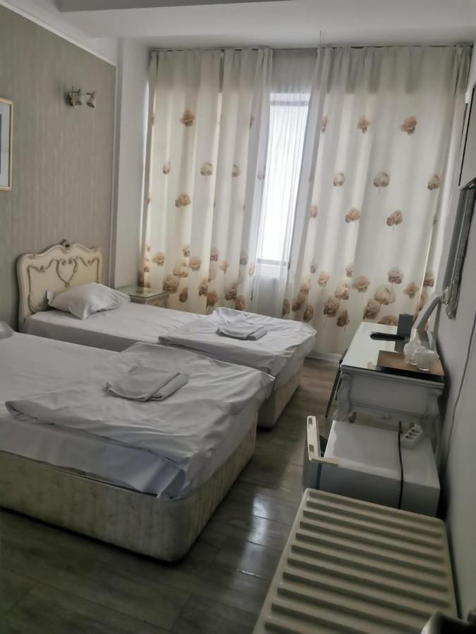 Nevis Fundeni Hotel Bukares Bagian luar foto