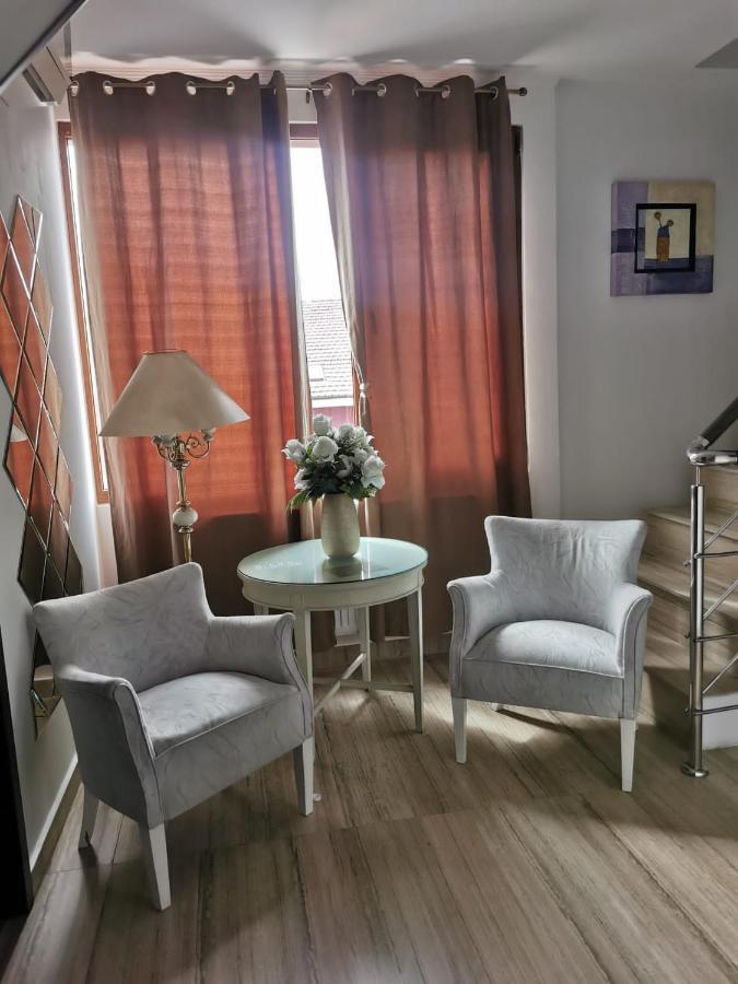 Nevis Fundeni Hotel Bukares Bagian luar foto