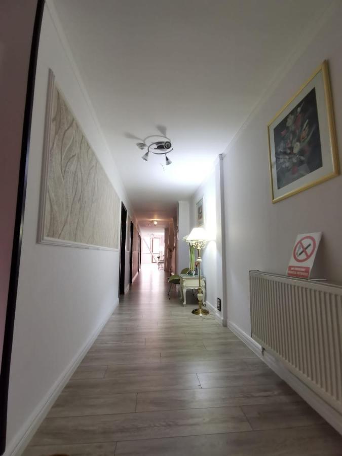 Nevis Fundeni Hotel Bukares Bagian luar foto
