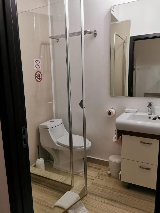 Nevis Fundeni Hotel Bukares Bagian luar foto