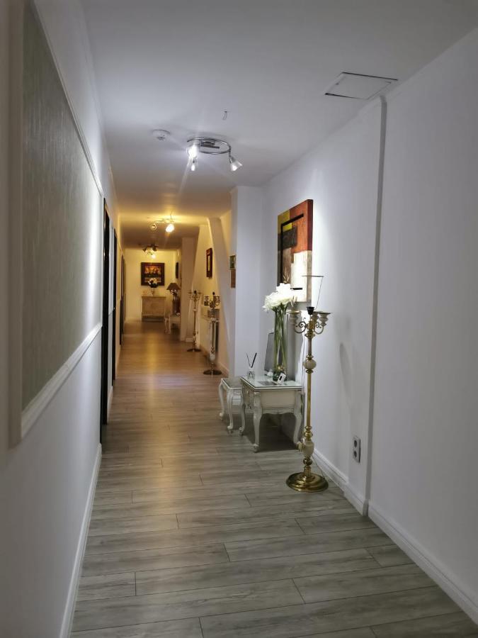 Nevis Fundeni Hotel Bukares Bagian luar foto